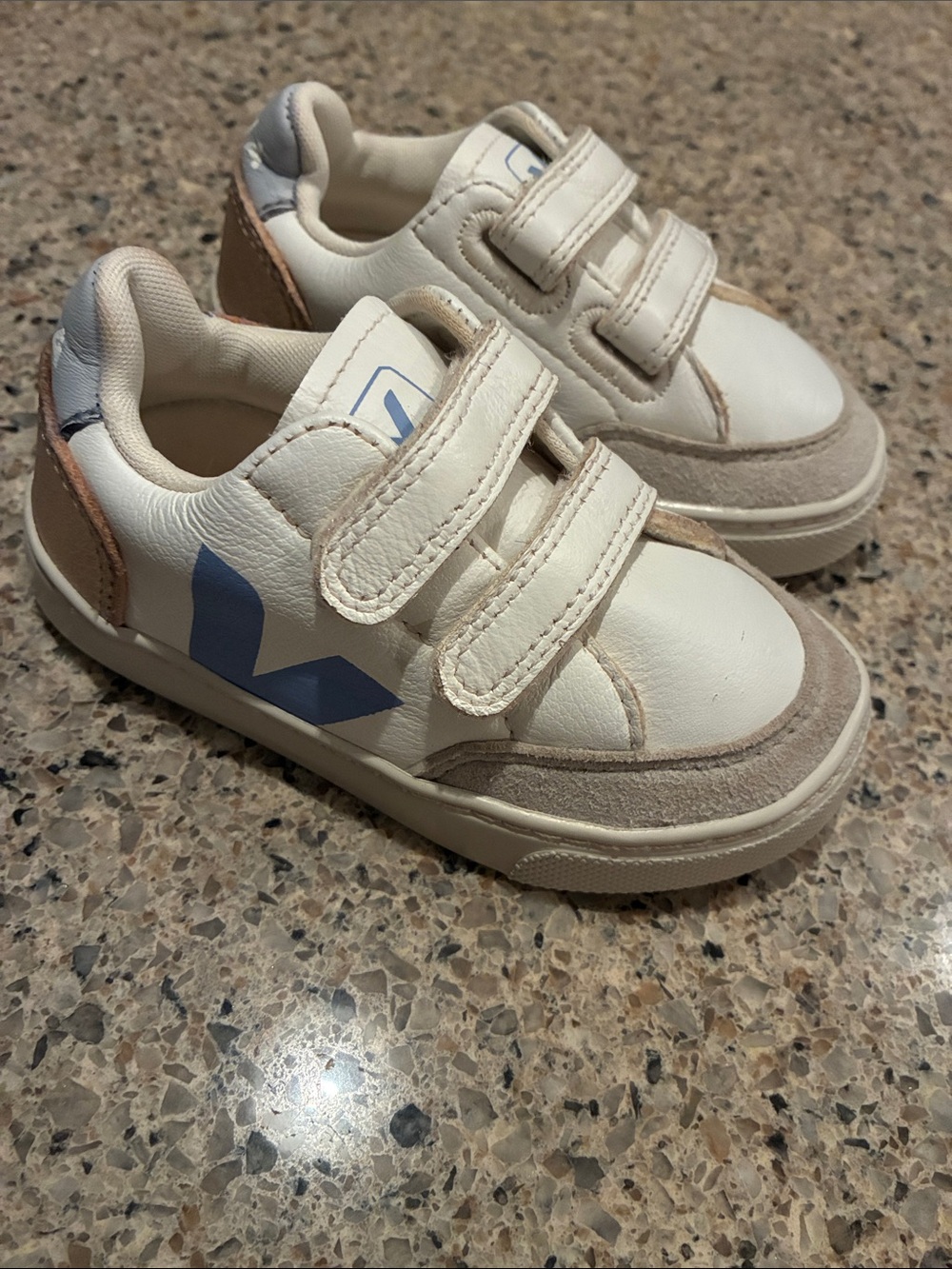 Veja Kids Cream Leather Sneakers with Blue V and Tan Accents. Size 8.5 Kids